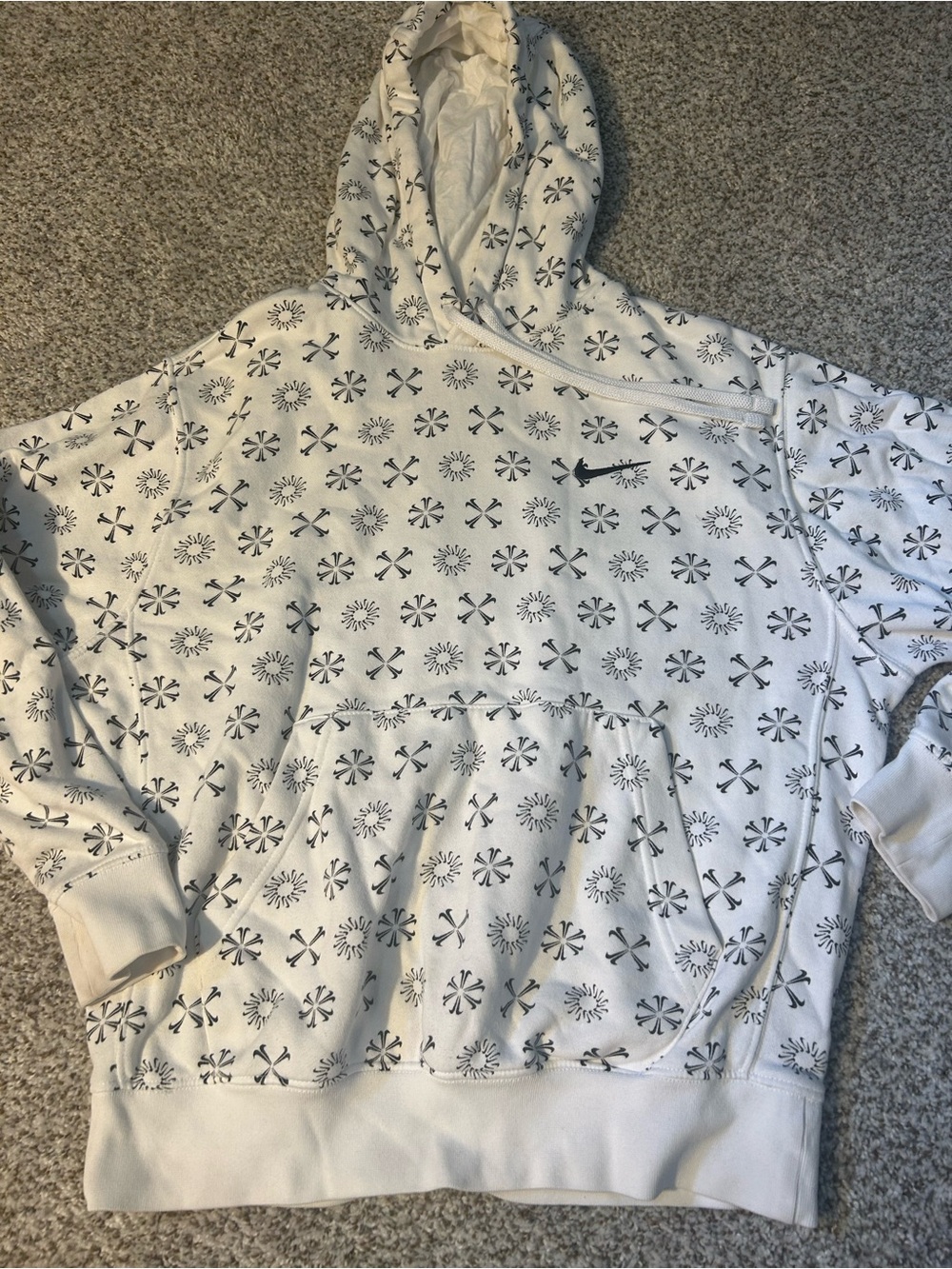 Nike White Hooded Sweatshirt with Black Geometric Print